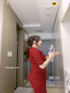 韩国健身美女jena完美身材!楼道刺激露出！