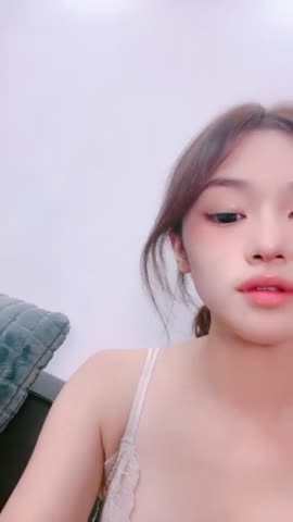 清纯女神露脸黑丝极品好身材大秀诱惑狼友真精彩，各种展示逼逼特写，好粉嫩的出水，揉奶玩逼撅着屁股给你看 new